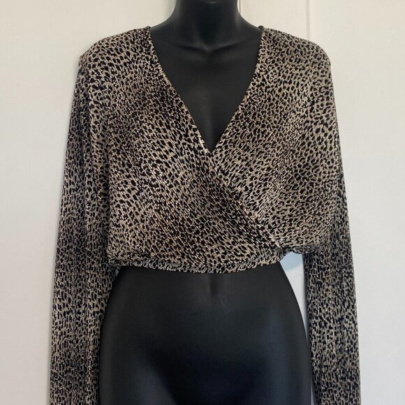 Dynamite V-Neck Wrap Leopard print‎ Crop Summer Long Sleeve Top Women's Size S - Picture 1 of 6